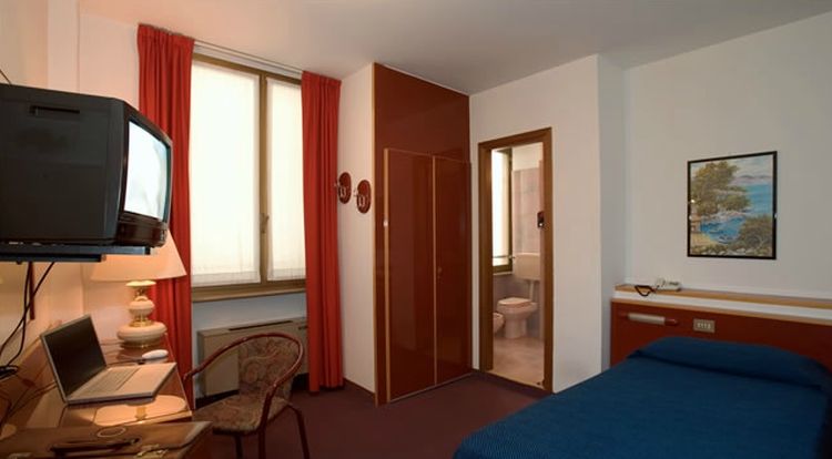 New Alexander 3* Genua