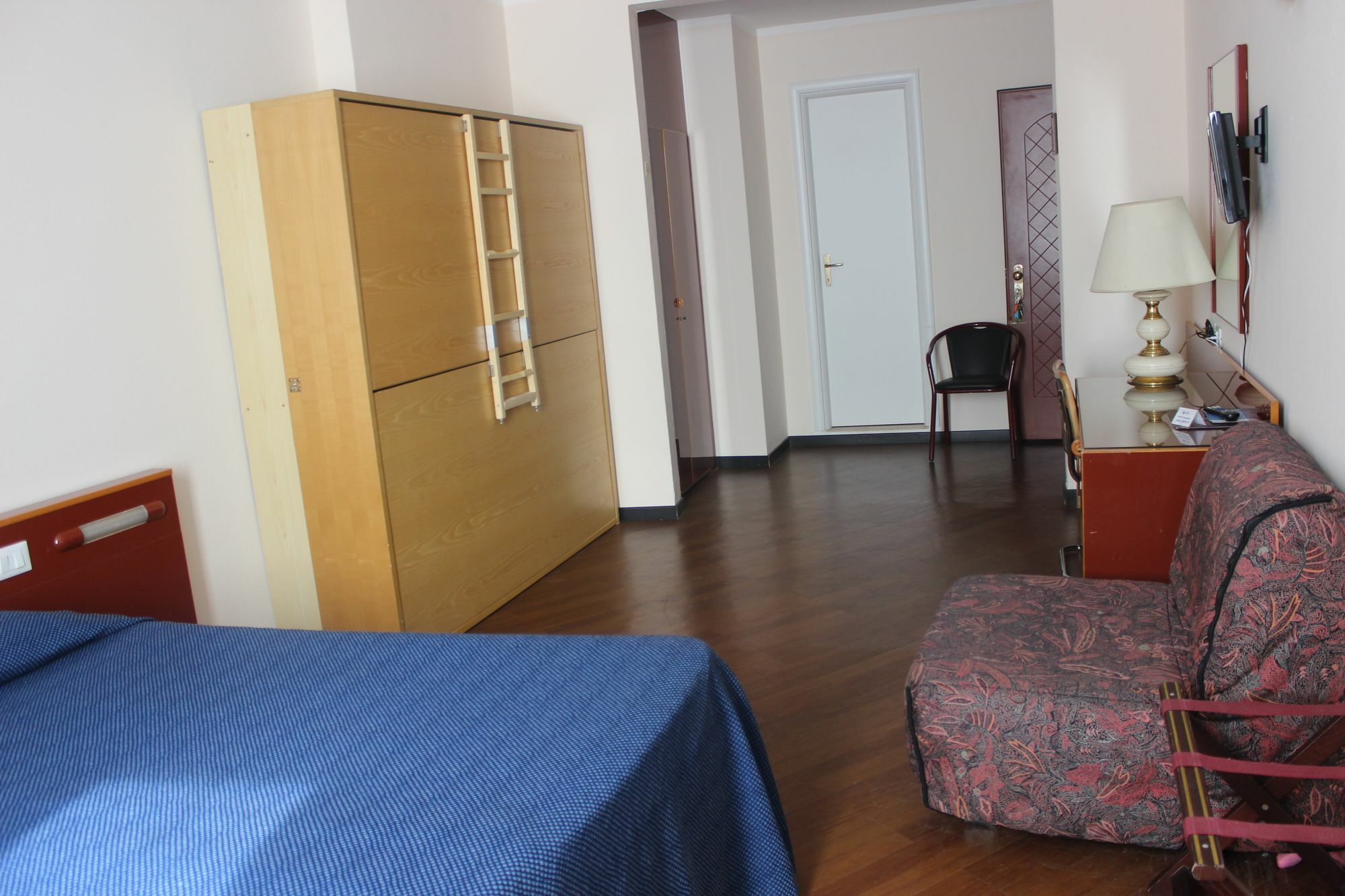 New Alexander Hotel