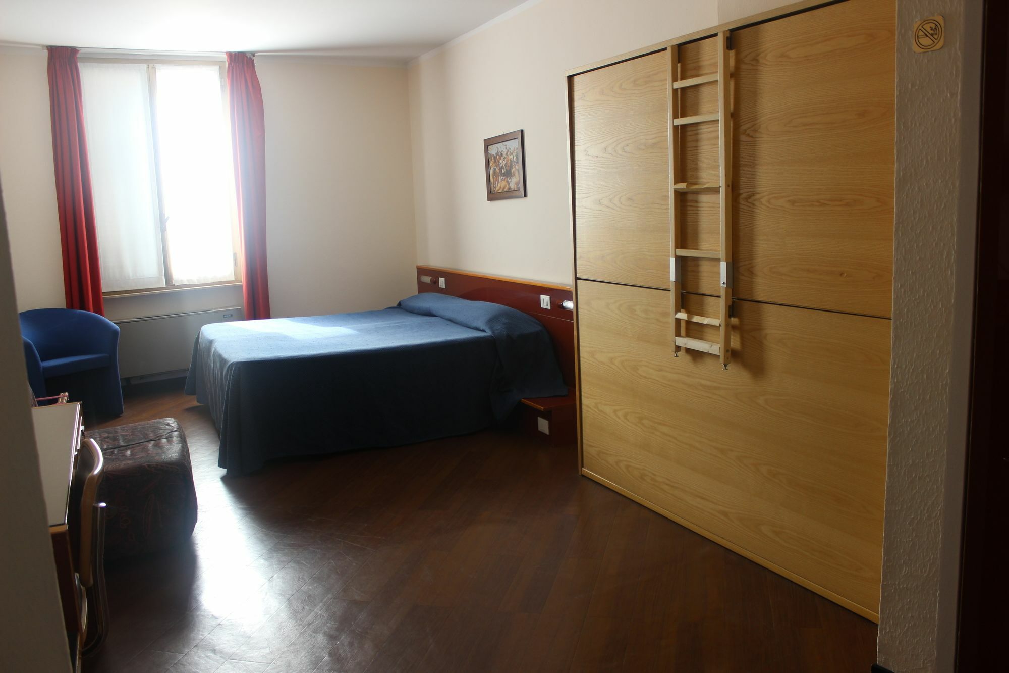 New Alexander Hotel 3*